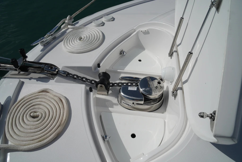 Do I need a circuit breaker for my electric windlass? Do I need a circuit breaker for my electric windlass?
